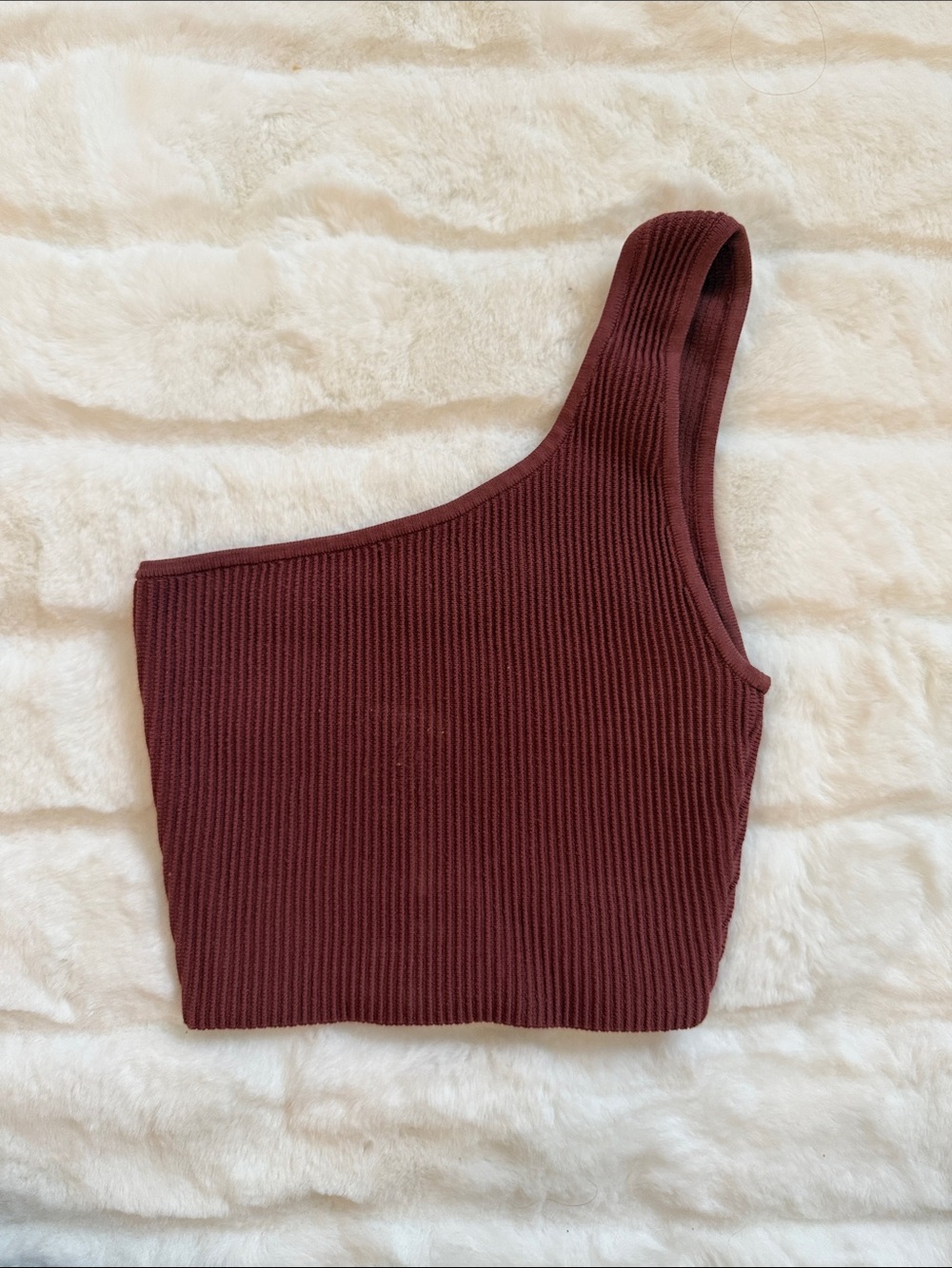 Babaton One-Shoulder Ribbed Crop Top in Wine